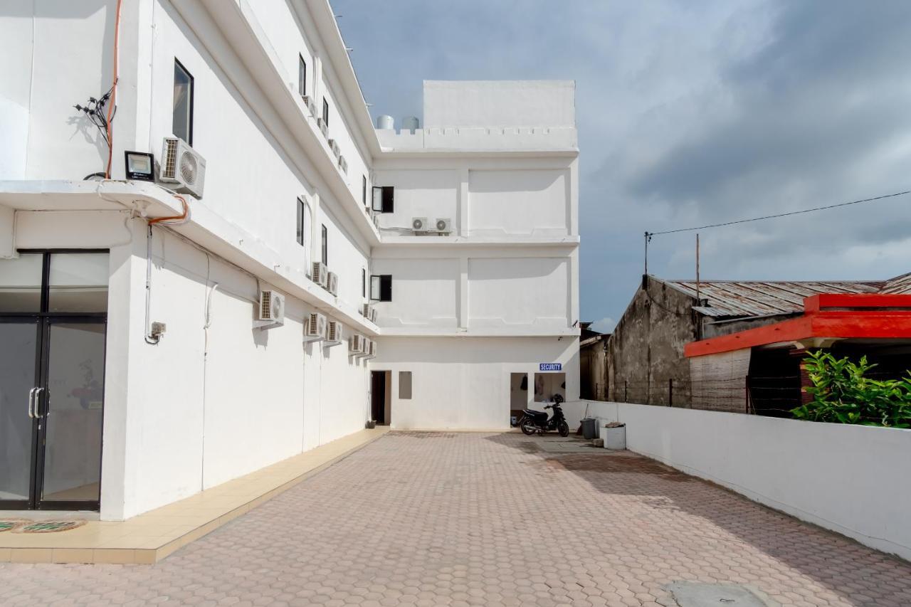Oyo 2895 Paranginan Residence Medan Exterior photo